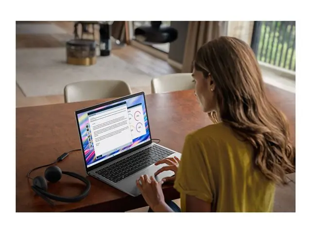 Dell Pro 15 Essential PV15250 - AI PC - 15.6" - Intel Core i5 - i5-1334U - 16 Go RAM - 1 To SSD situation.webp