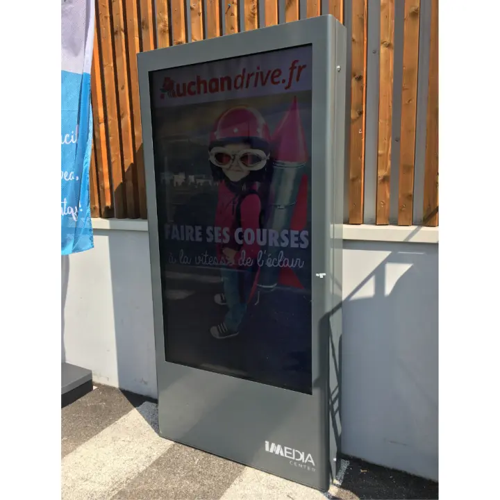 doohkiosk installation.webp
